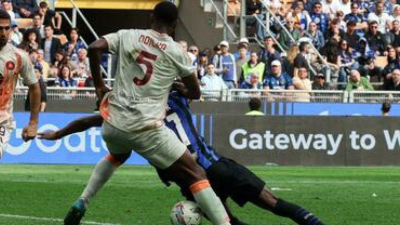 Il contatto in Inter-Roma