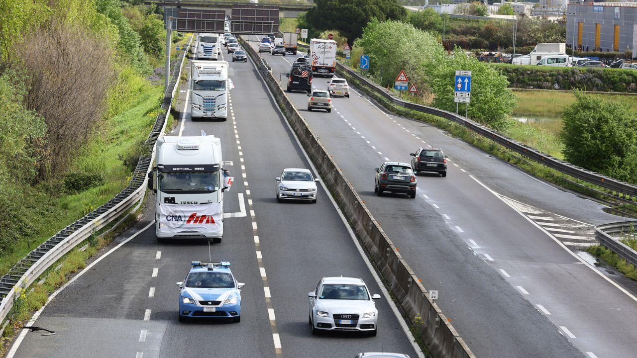 Caccia all'uomo nudo in Fi-Pi-Li 