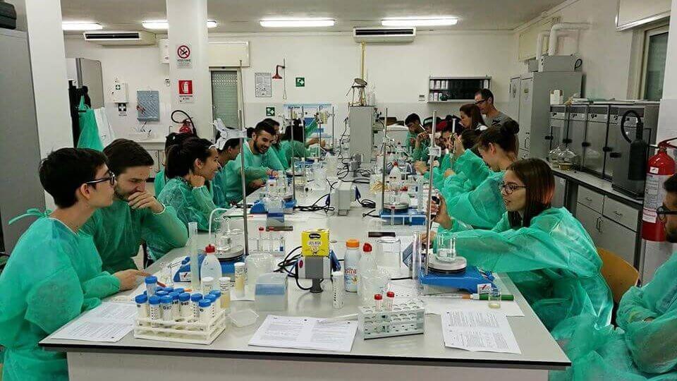 Infermieristica finanziato ma slitta di un anno – I laboratori non bastano