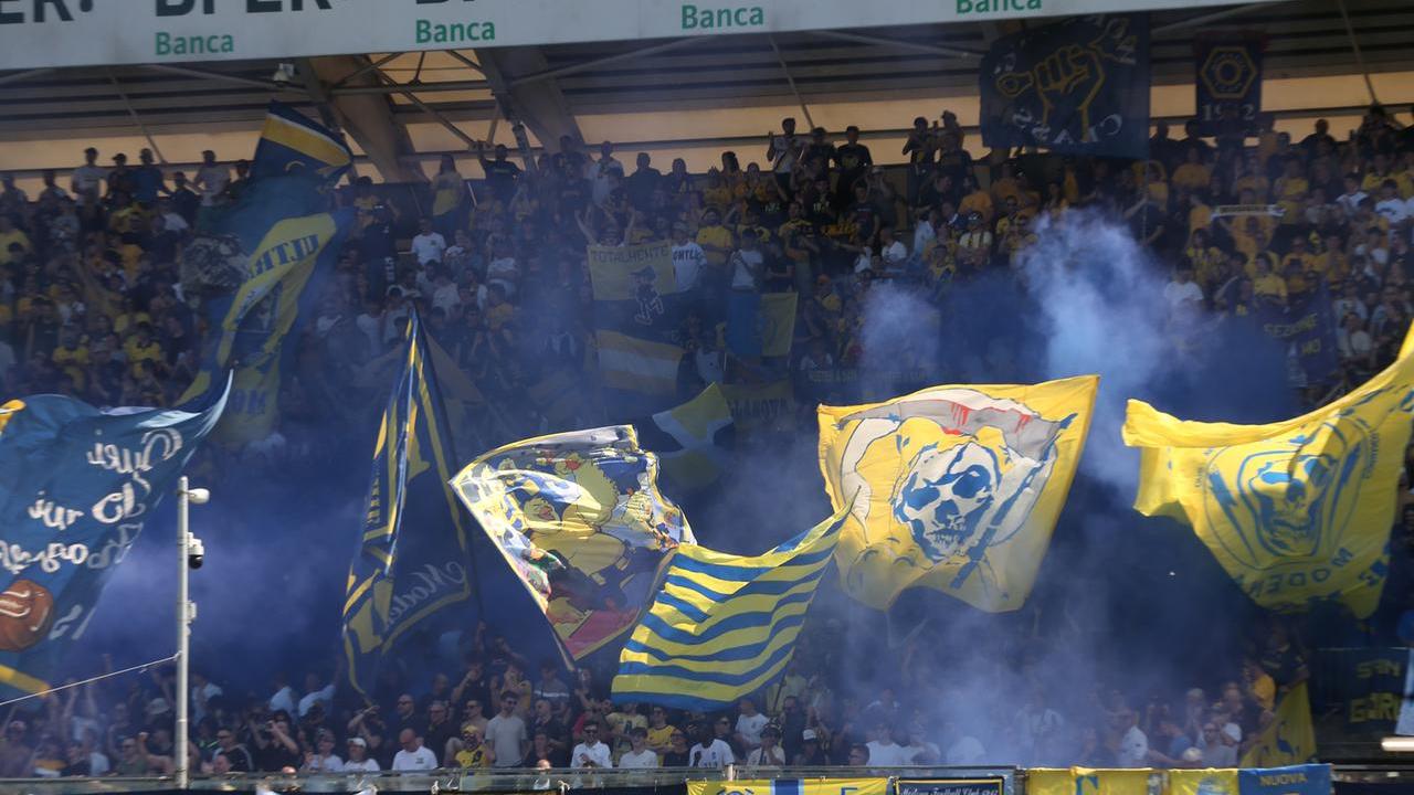 Montagnani esaurita in appena tre ore: i tifosi nella storia di Modena-Reggiana