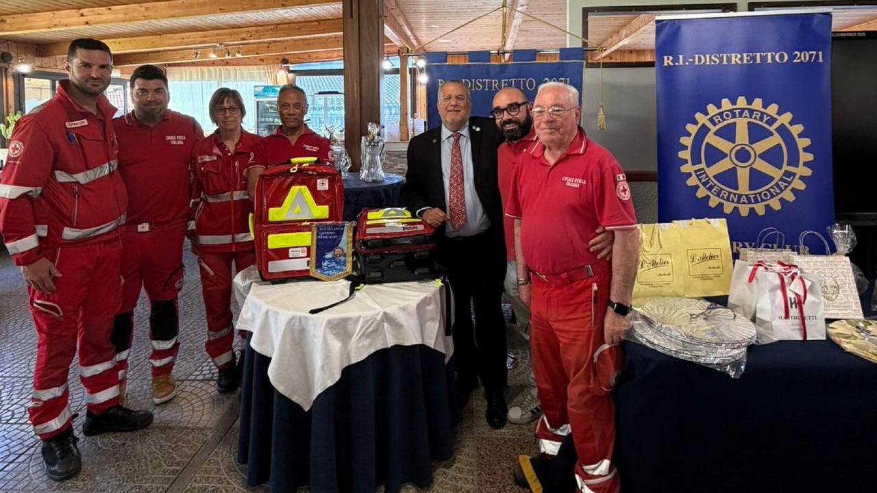 La cerimonia per la donazione