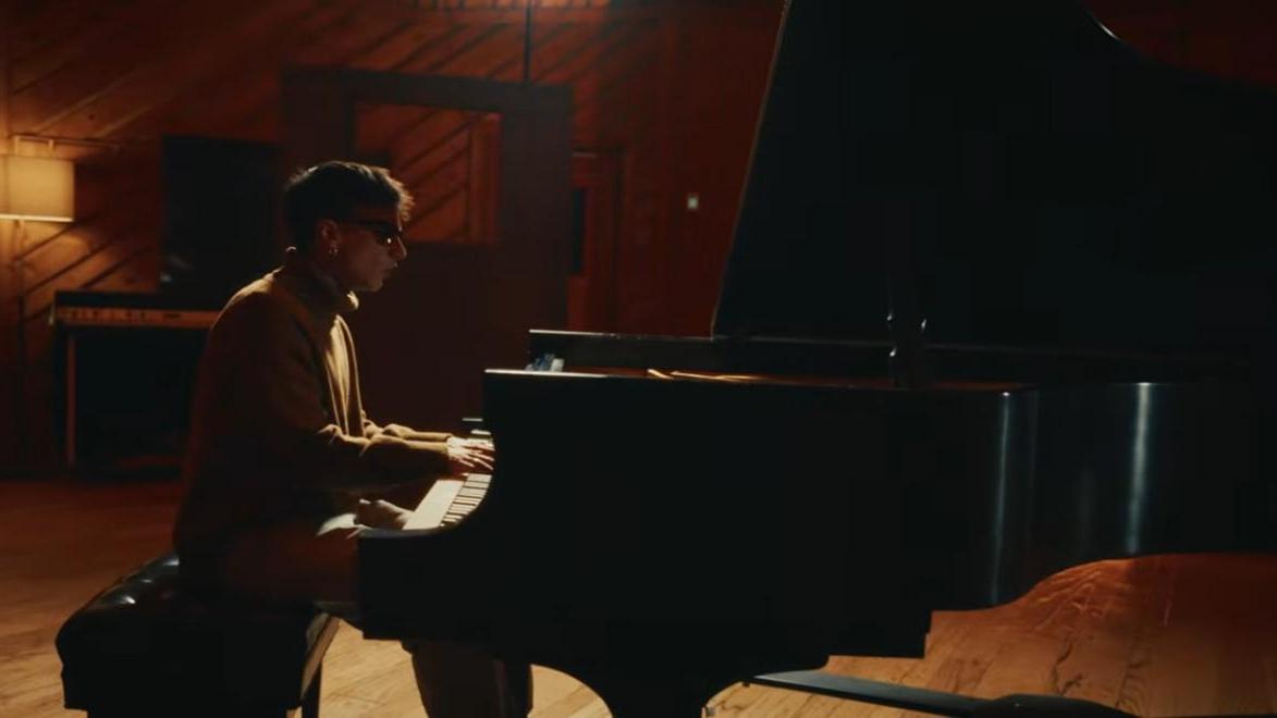 Ultimo torna con “Questa insensata voglia di te”: una ballad tra ricordi e legami che resistono