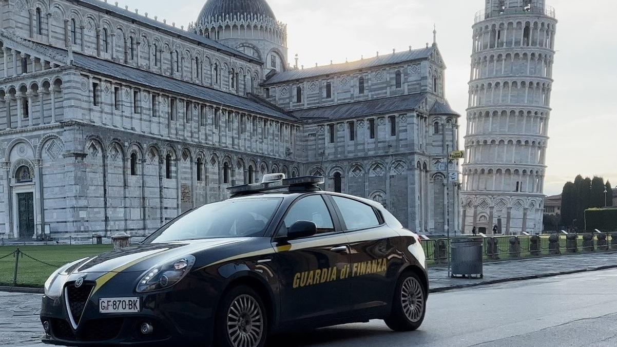Pisa, imprenditore “svuota” la società per sottrarre beni ai creditori: denunciato
