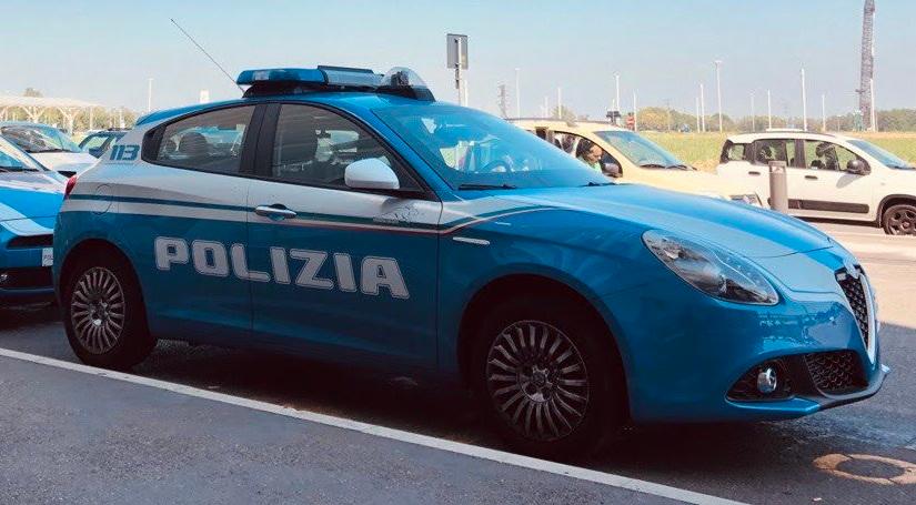 Ubriaco dà in escandescenze in ambulatorio e tenta di aggredire i poliziotti intervenuti: denunciato