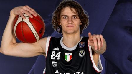 Francesco Ferrari gioca con le V Nere detentrici dello scudetto (Foto: Lega Basket)