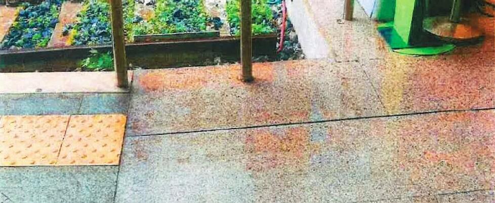 Scivola alla stazione, pensionato sassarese si rompe il femore: chiesto il risarcimento