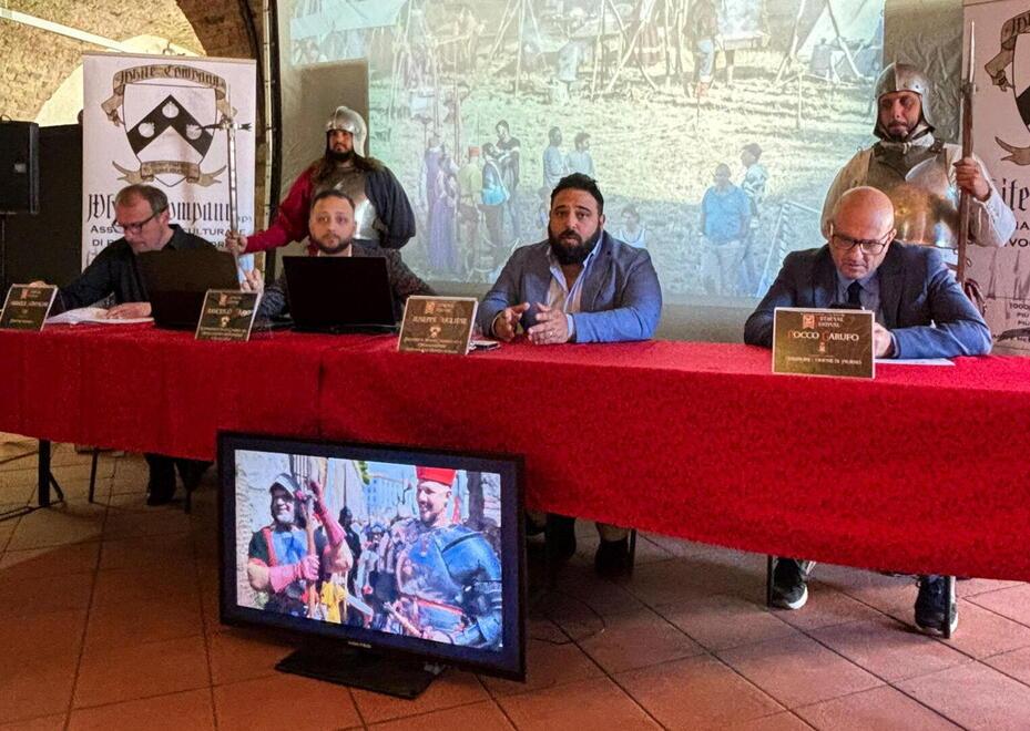 Cavalieri, giostre, bardi, menestrelli: a Livorno che Medioevo sia - Il programma del festival