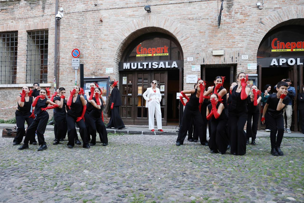 Successo a Ferrara per l’anteprima de “Il diavolo veste Prada 2”