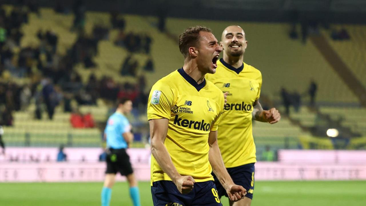 Derby Modena-Reggiana, i numeri sono a favore dei Canarini, ma i granata ci sperano: l’analisi