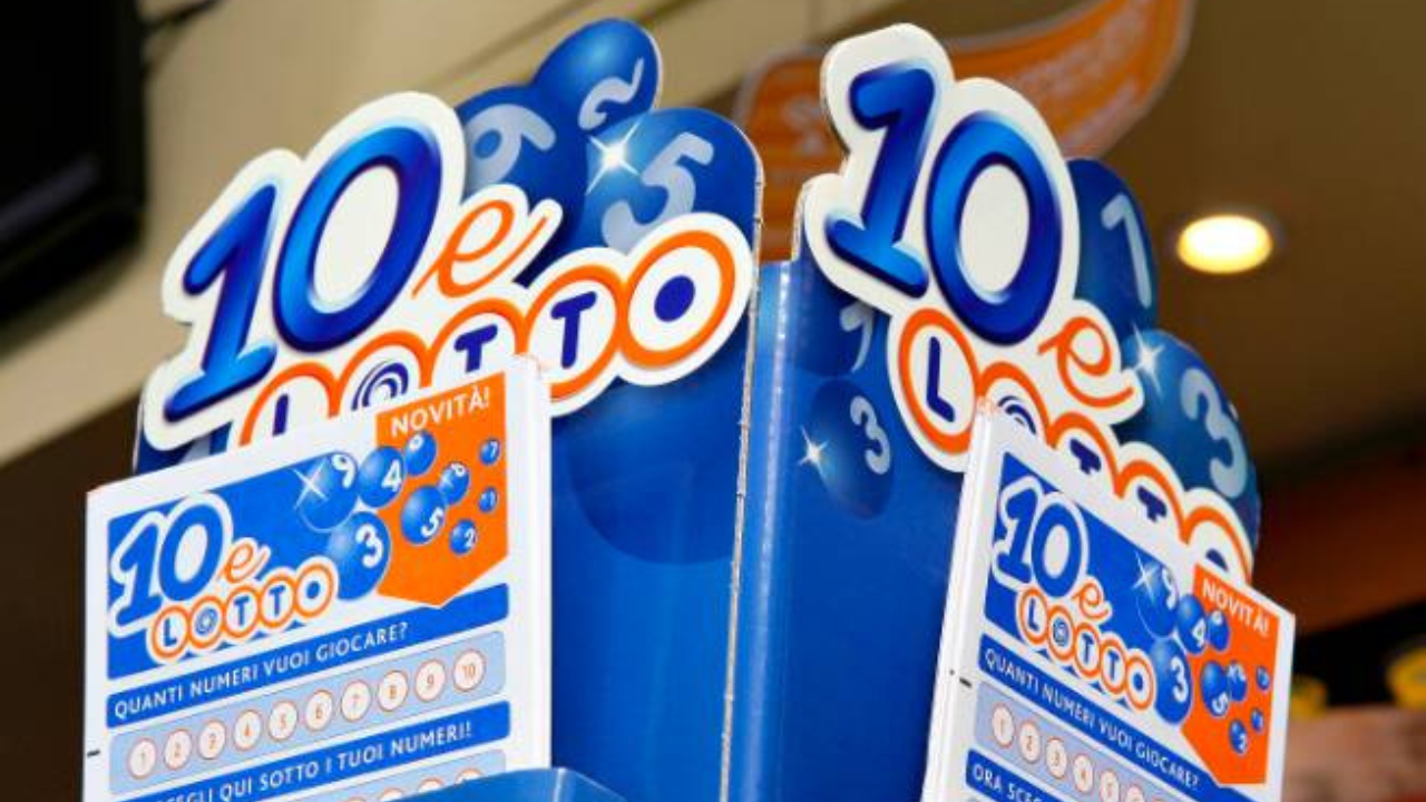 Toscana, entra in tabaccheria con 4 euro: esce con una vincita di 40mila