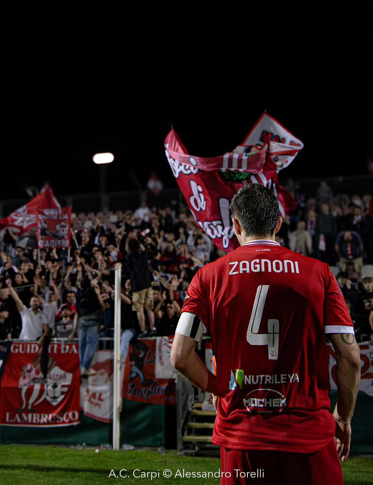 
	Zagnoni sotto la curva (Foto: Alessandro Torelli)


