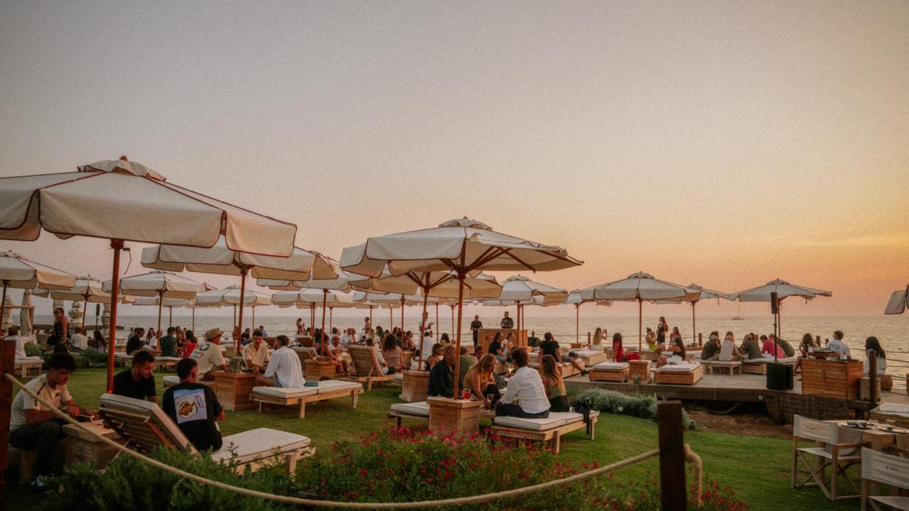 Alghero, A-Mare Beach Club non aprirà: in 20 senza lavoro. La società: «Sempre rispettato le regole»