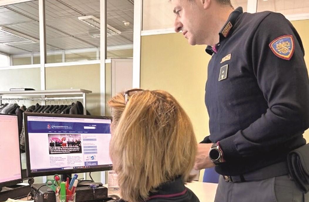 Migliaia di file pedopornografici: arrestato un “insospettabile” modenese