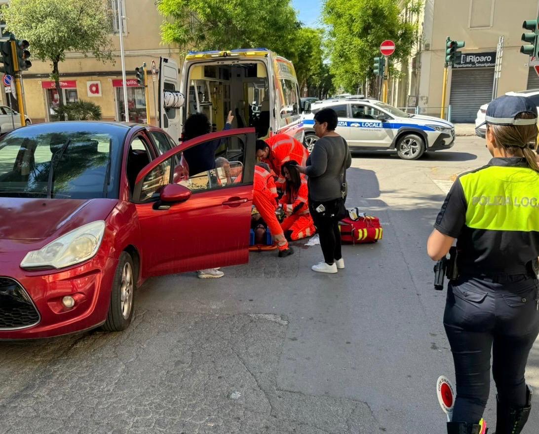 Alghero, travolto mentre attraversa la strada: paura per un uomo