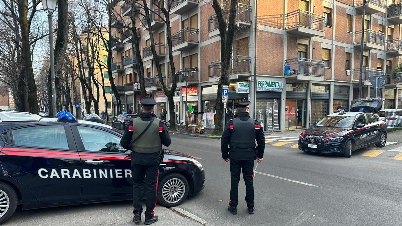 Un 18enne fermato in zona stazione con hashish e cocaina: è stato denunciato