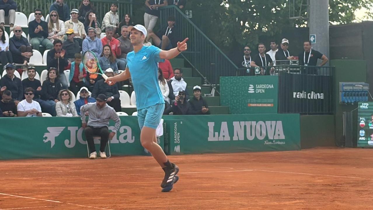 Sardegna Open, Italia in finale: Arnaldi sfida il gigante Hurkacz