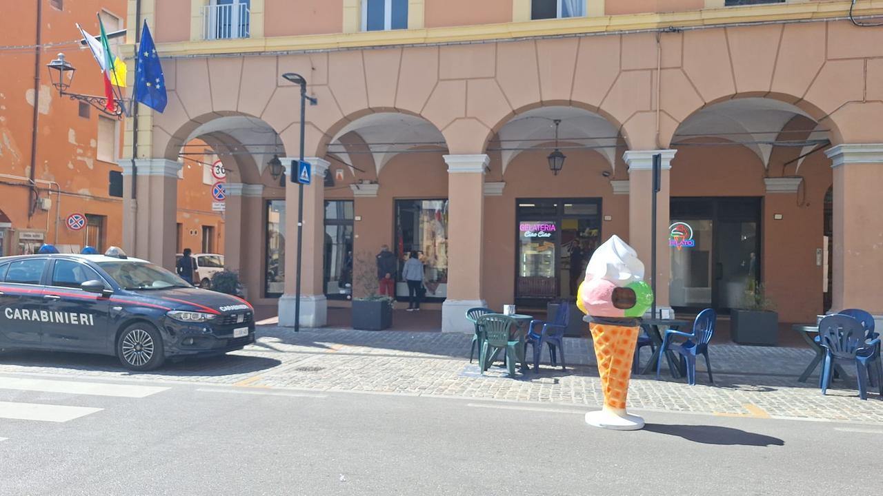 Castelfranco. Spaccate e furti nella notte in 6 attività commerciali di corso Martiri