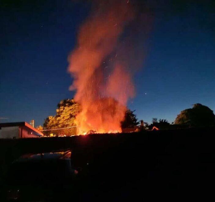 Brucia edificio divenuto lavanderia: serata di spavento a Gradizza