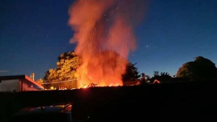 Brucia edificio divenuto lavanderia: serata di spavento a Gradizza