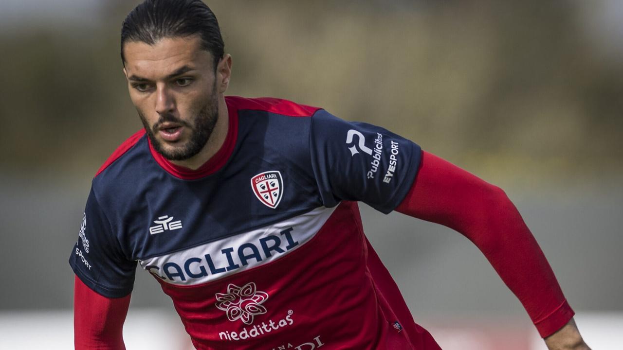 
	Alberto Dossena, difensore del Cagliari

