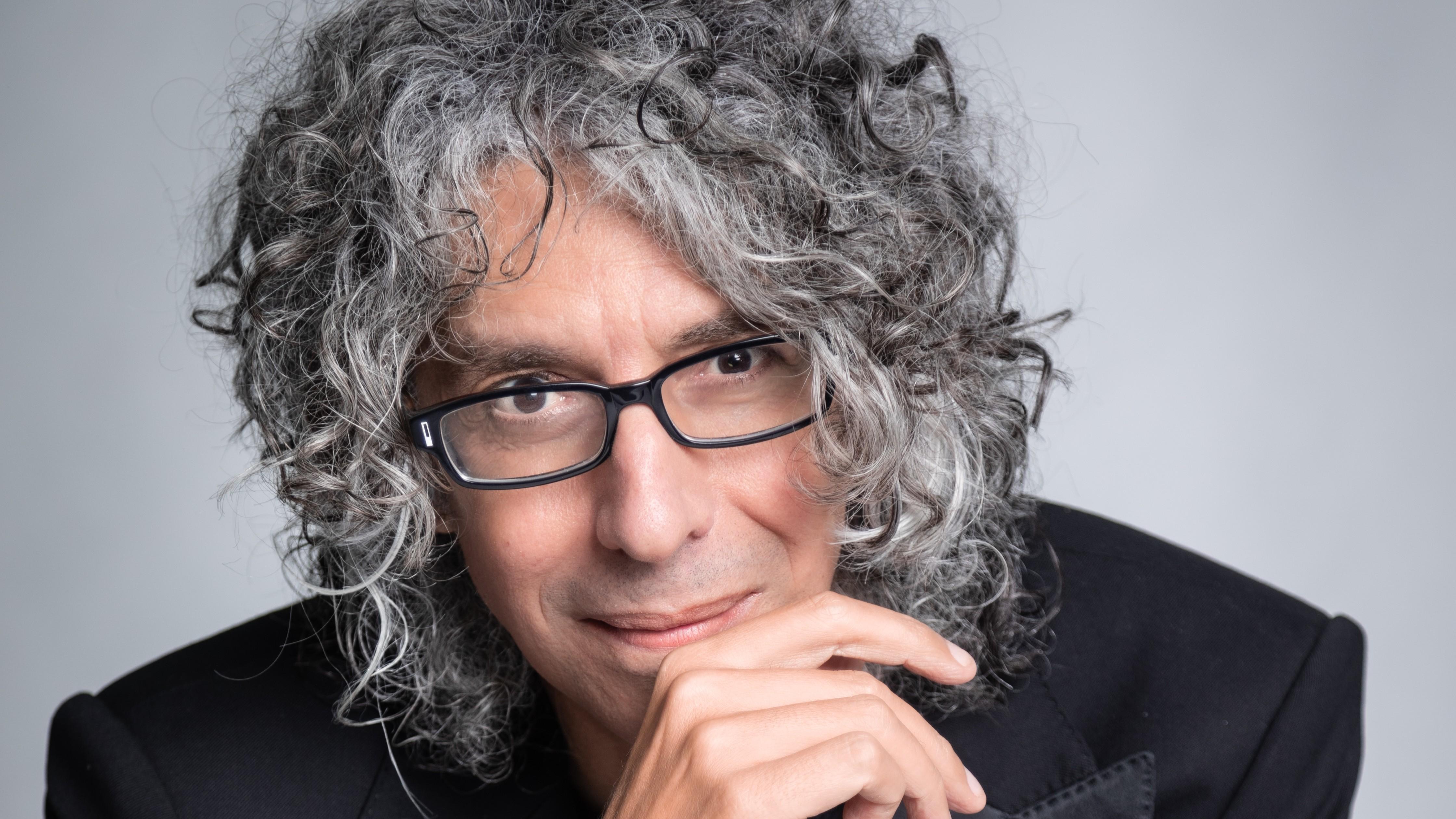 Giovanni Allevi: «Ogni sera temo di non farcela, ma il pianoforte e il pubblico hanno un effetto curativo»