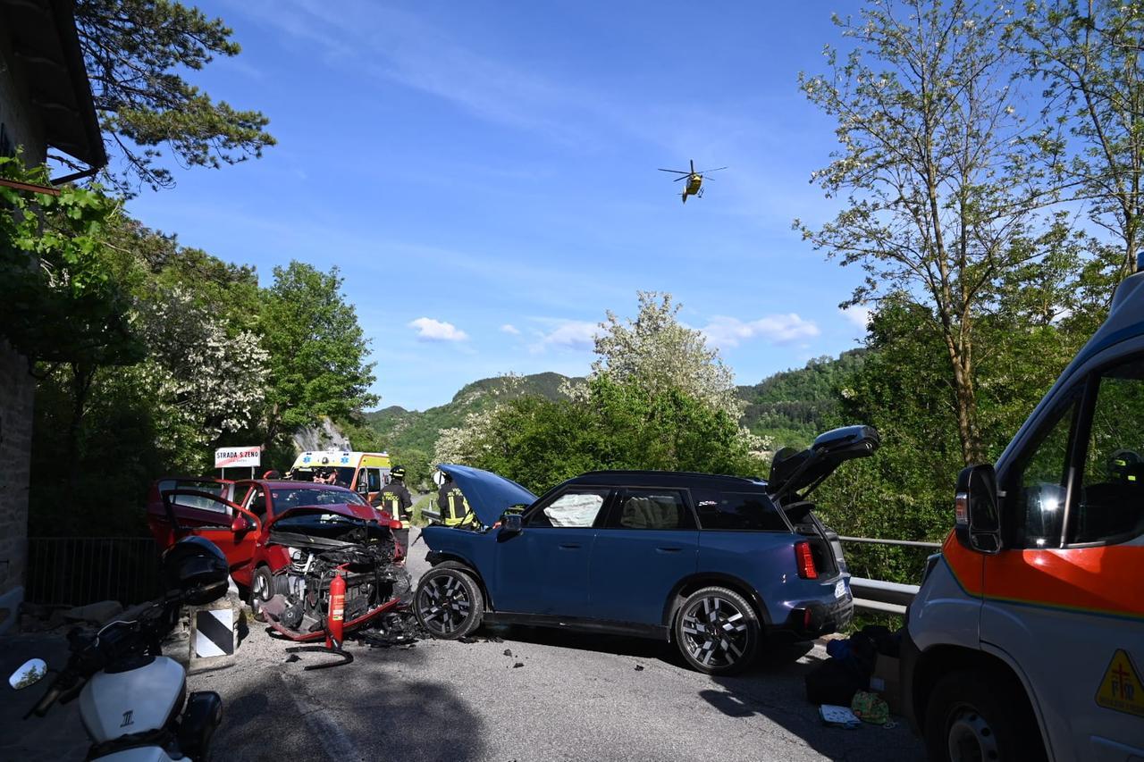 Frontale sulle colline forlivesi, muore una comacchiese di 66 anni
