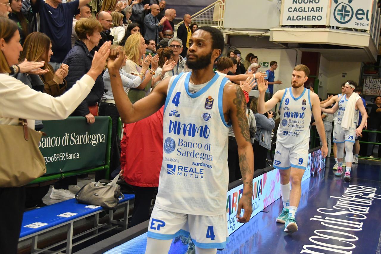 Dinamo Sassari, finisce un’era: dopo 16 anni la squadra retrocede in A2