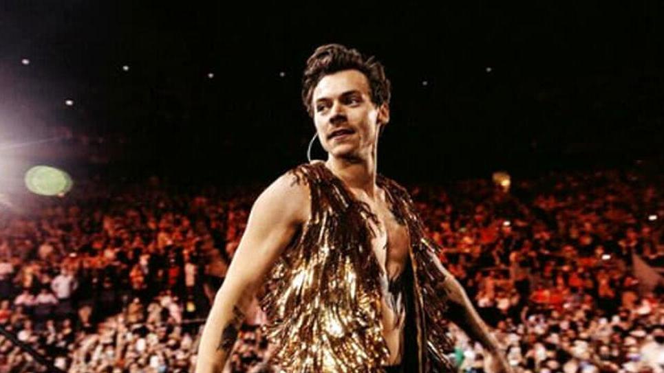 I cinque indizi social della Rcf Arena per un ritorno di Harry Styles a Reggio Emilia nel 2027