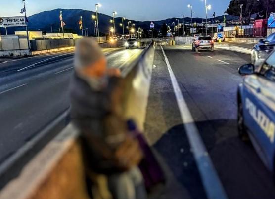 
	L'intervento della volante sul viale Chang Zhou

