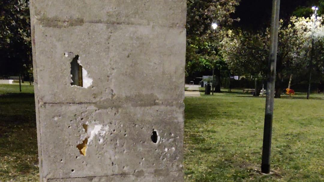 Uno dei monumenti danneggiati a Montemurlo