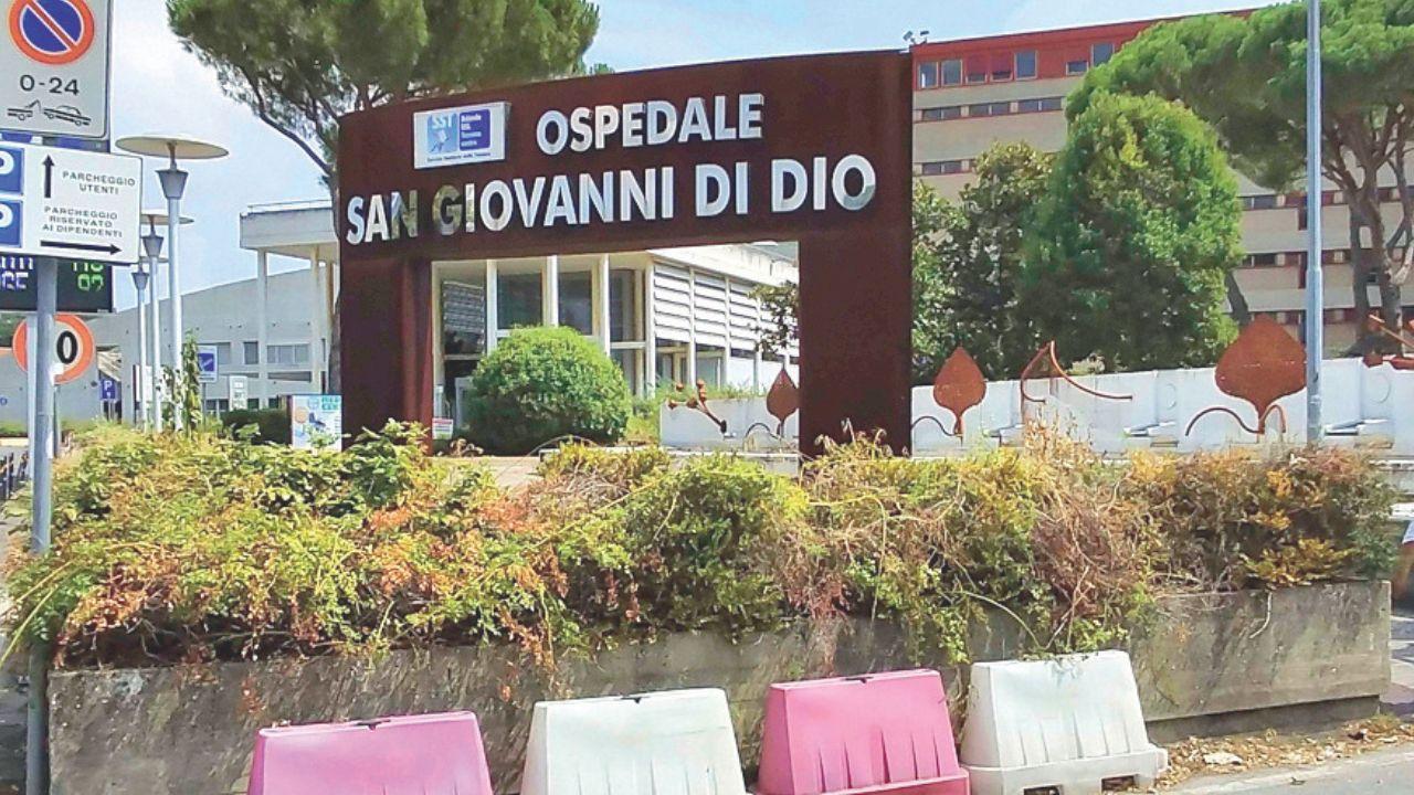 L'ingresso dell'ospedale
