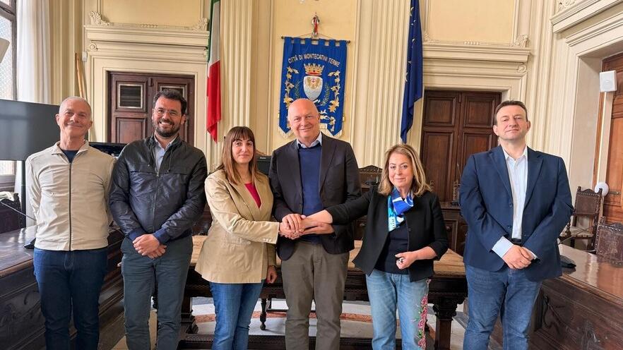 Da sinistra: gli assessori Bini, Silvestri, Zucconi, il sindaco Del Rosso, Chelli e Giannini