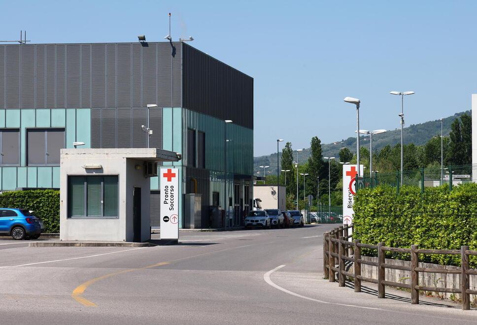 Pistoia, ospedali in sofferenza: «Mancano 50 infermieri e 13 operatori socio sanitari» 