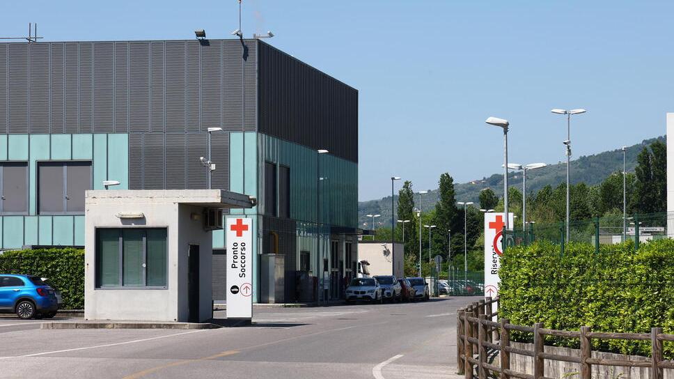 Pistoia, ospedali in sofferenza: «Mancano 50 infermieri e 13 operatori socio sanitari»<br>