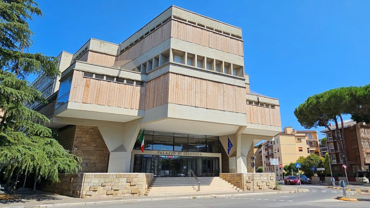
	Il Tribunale di Grosseto

