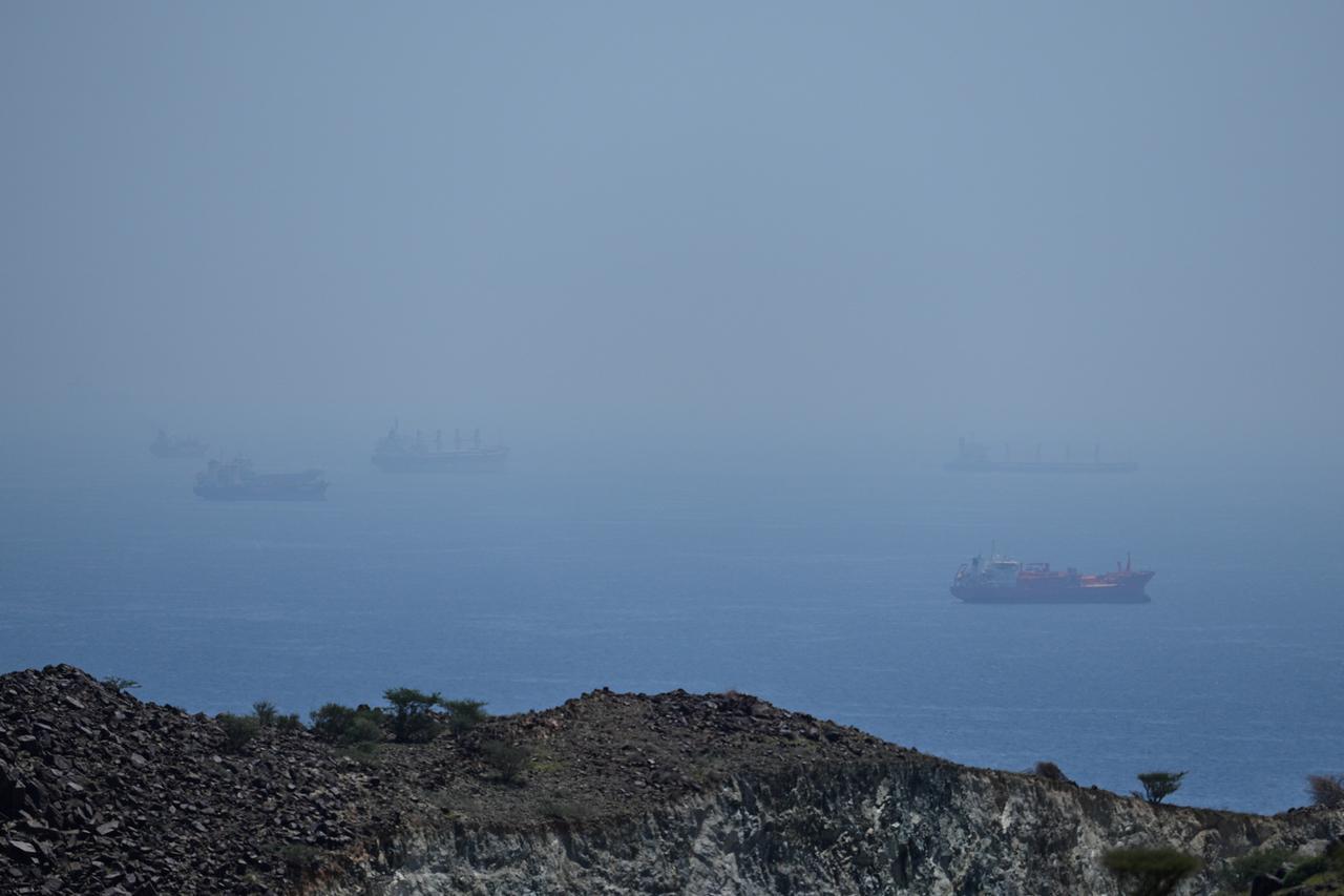 Iran, nave francese colpita a Hormuz: ci sono feriti