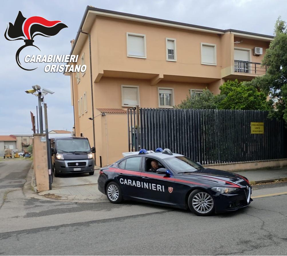 Raid in casa per riportare via un familiare: quattro arresti