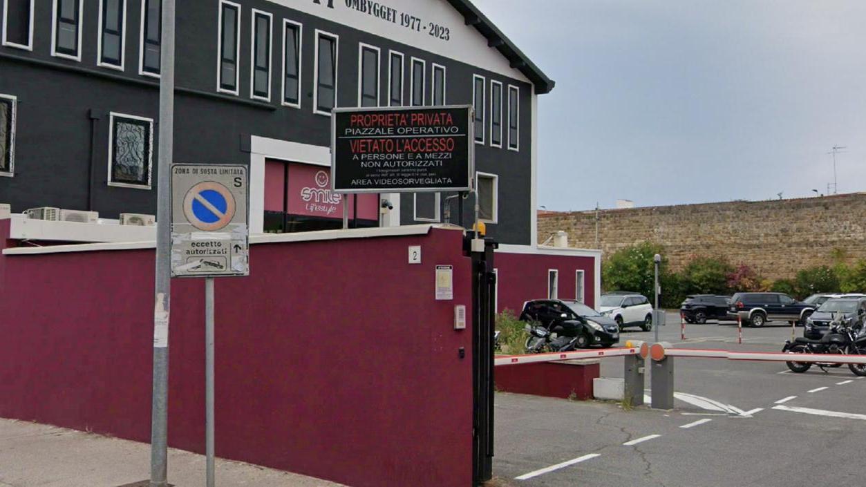 Livorno, rubano i soldi e un cellulare dalla palestra “Smile”