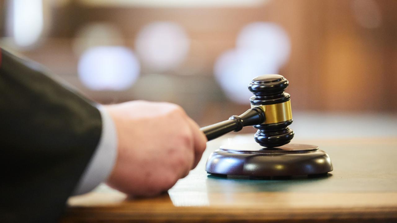 Muore soffocato durante un gioco erotico con l’amante: alla famiglia un risarcimento di 450mila euro – Cosa è successo