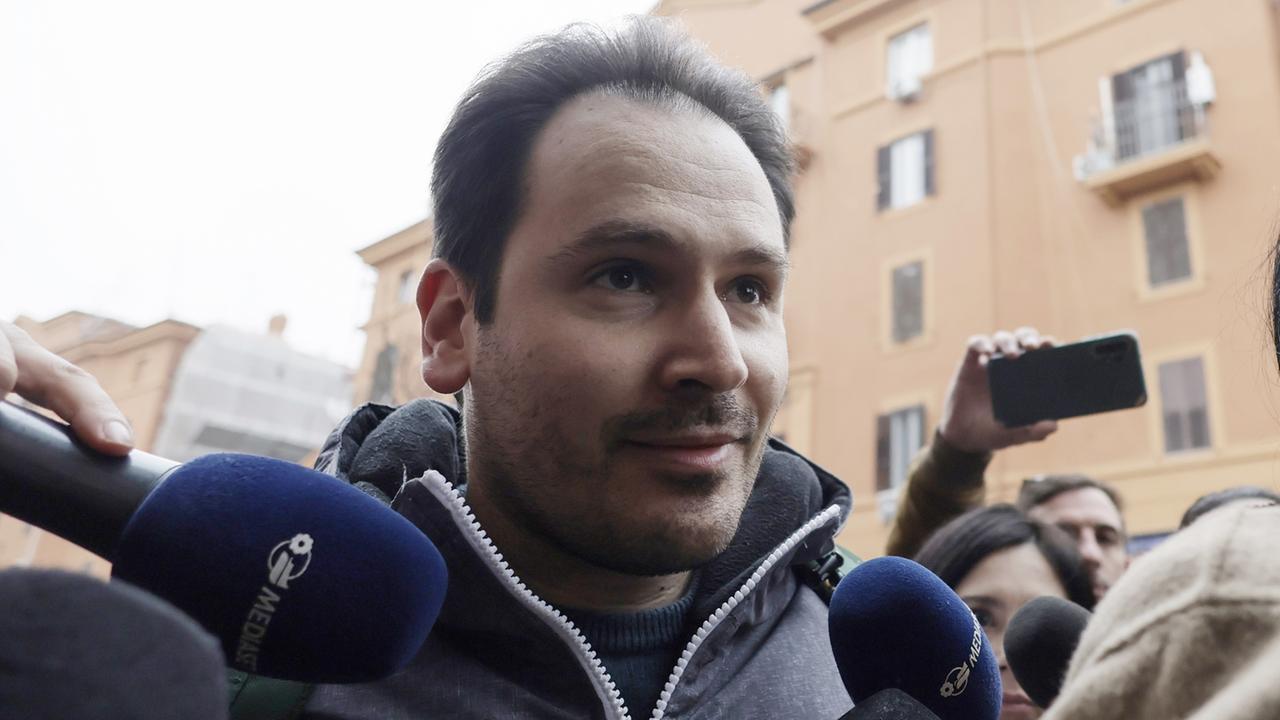 Delitto di Garlasco, Sempio intercettato: «Ho visto il video di Chiara e Alberto». Poi l’ammissione
