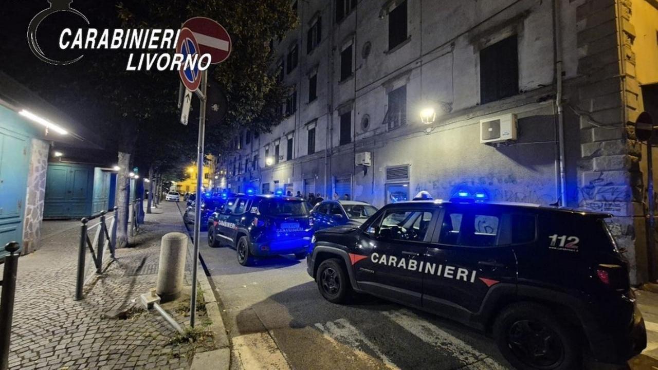 Carabinieri in piazza Garibaldi (foto d'archivio)