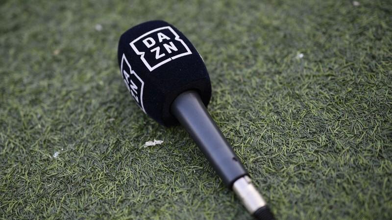 Calcio, Sky chiede un risarcimento di 1,9 miliardi a Tim e Dazn per i diritti della Serie A: ecco perché