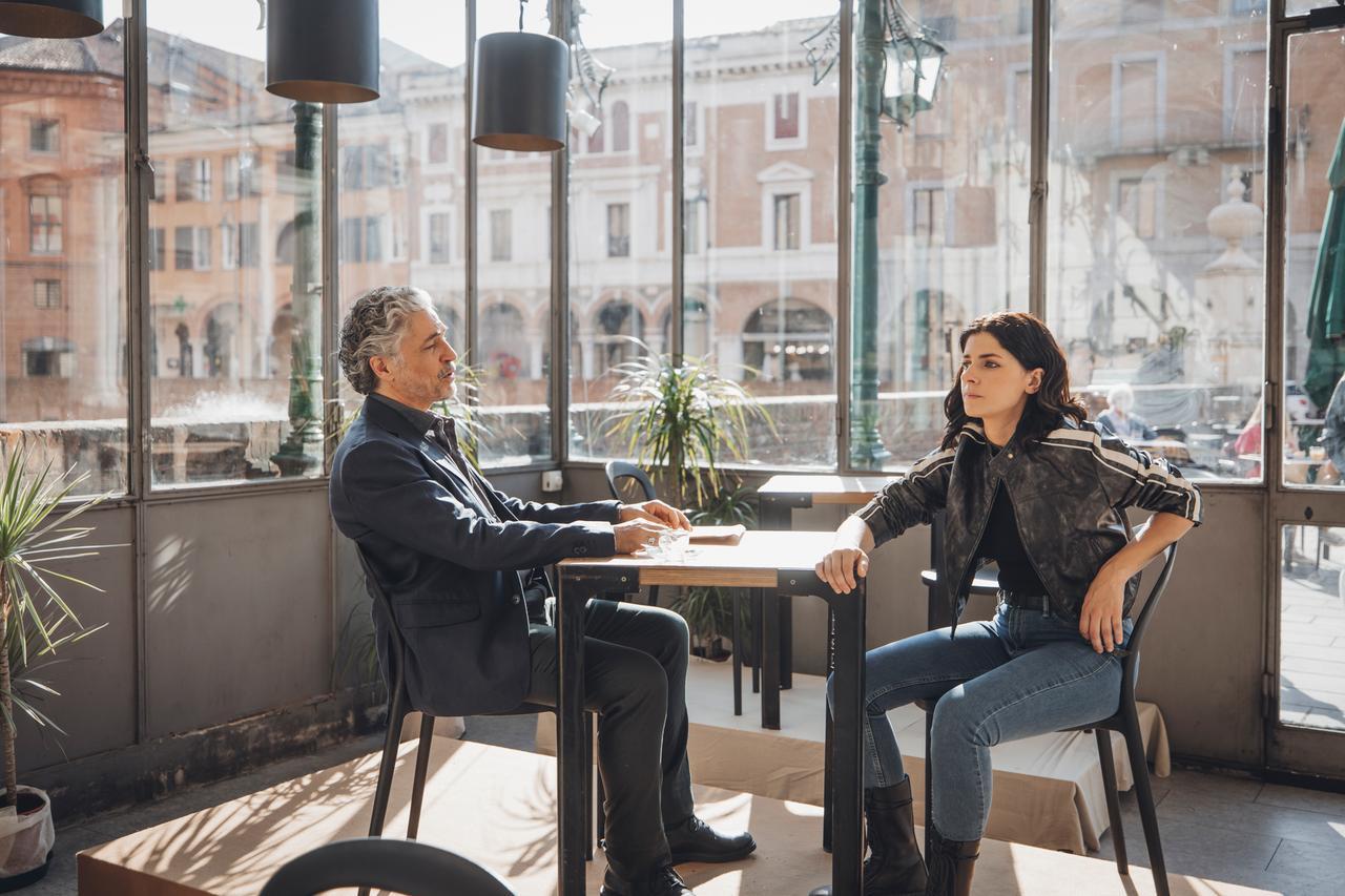 Rosa Elettrica debutta su Sky: la serie girata tra Ferrara, Comacchio e Copparo