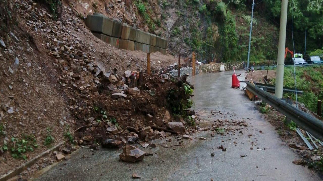 La frana a Piegaio (foto condivisa dal sindaco Bonfanti)