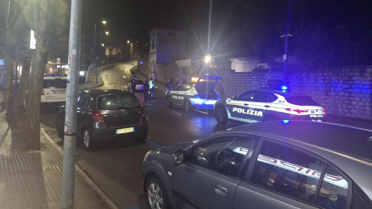 Pedone investito da un’auto mentre attraversa la strada