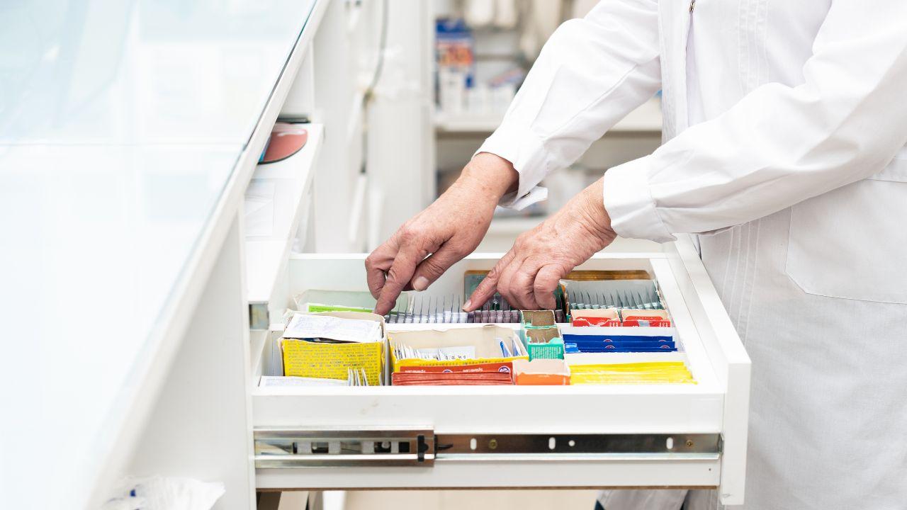 Farmaci, in Toscana spesi 1,2 miliardi in dieci mesi: «Così a rischio la garanzia del diritto alla salute»