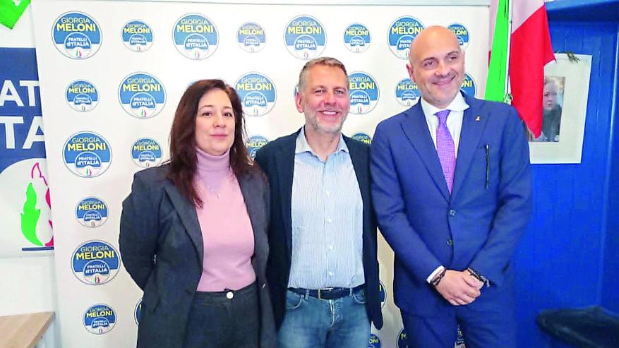 Gianluca Banchelli con Chiara La Porta e il sottosegretario Emanuele Prisco