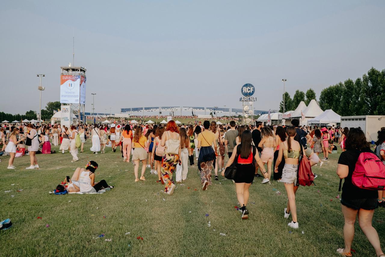 Hellwatt, il messaggio che agita il festival. Cosa sta succedendo