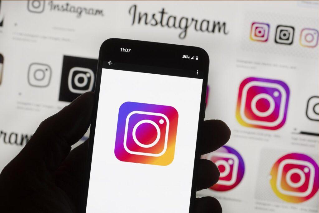 Si conoscono su Instagram, ma al primo incontro lui abusa della 15enne: denunciato un 23enne