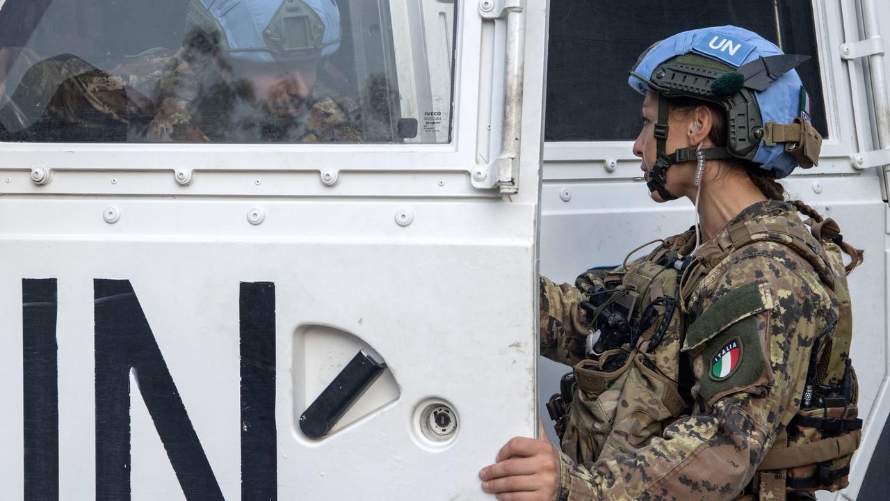 Libano, razzo colpisce la base italiana Unifil: paura per la Brigata Sassari